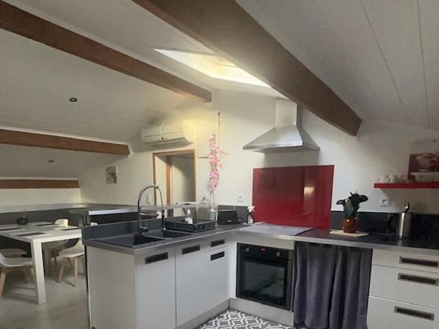 Appartement Mansarde Et Climatise 50 M2 Pompignan  Exterior photo